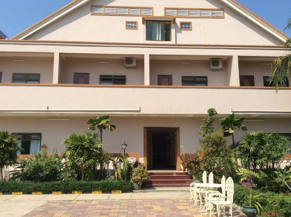 Royal Princess Hotel Sihanoukville Exterior foto
